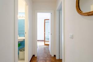 House Marina near the sea - 2 minute from station