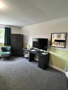 Barons Court Hotel