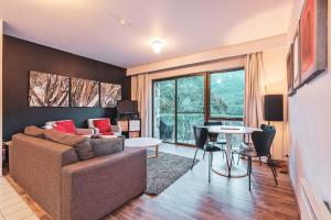 Lantern 11 - Balcony