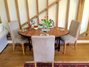 Luxurious Country Barn