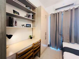 1BR Condotel with Balcony at FAME Residences #FM20-1