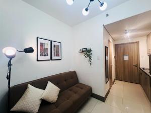 1BR Condotel with Balcony at FAME Residences #FM20-1