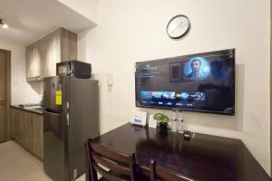 1BR Condotel with Balcony at FAME Residences #FM21-1