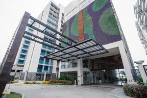 Cozy & Stylish Beachfront Apartment