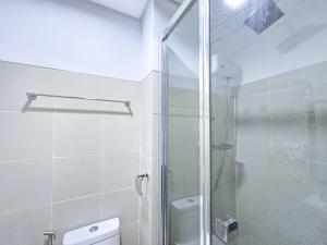 1BR Condotel with Balcony at FAME Residences #FM23-1