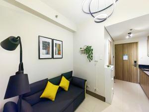 1BR Condotel with Balcony at FAME Residences #FM24-1