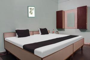 Hotel O Sangameshwar Hotel & Lodging