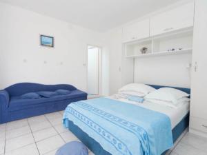 Apartments Lili - Two Bedroom Apartment Balcony