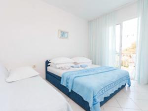 Apartments Lili - Two Bedroom Apartment Balcony