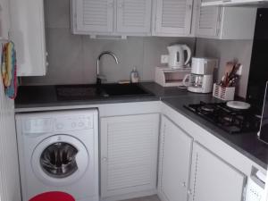 Maison T4 Rénovée - Jardin Privé - Plage et Commerces à Pied - Stationnement Inclus - FR-1-331-32