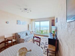 Appartement T2 rénové face à la mer avec terrasse et garage - Quartier des Présidents - Les Sables-dOlonne - FR-1-331-90