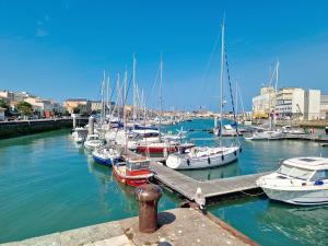 Maison rénovée T3 au calme, proche plage, marché et commodités, avec cour et Wifi inclus - FR-1-331-222