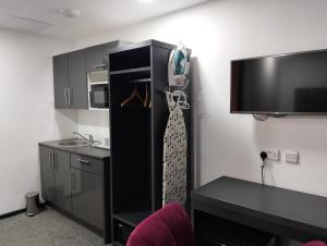 1 Bed Flat - Sleeps 2 - Parking - Wifi