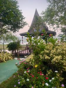 MrT Riverside Sampran มิสเตอร์ที โฮมสเตย์-ทองกวาว