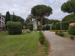 Appartement avec piscine, parking proche plage - FR-1-837-19