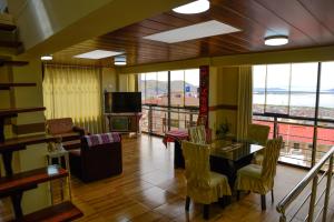 REFUGIO PANORAMICO EN PUNO 3 Niveles con Vista al Lago Titicaca y la Ciudad