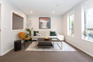 Central, Sleeps 3, Free Parking Space