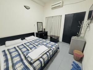 KHÁCH SẠN LINH - SAIGON - Bui Vien Walking Street