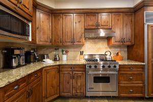 Trails End Lodge at Deer Valley Resort - Three Bedroom Residence with Spa #301