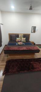 Hotel Shree Kedarnath in front of railway station platform no 8