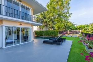 V179 Andaman Breeze 4BR Hilltop Ocean Glimpse