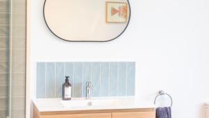 Coopers Lodge, Lovedale - A rural escape in the heart of wine country