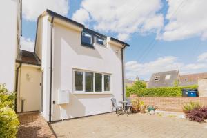 Cozy Cambridge Getaway - Kyanite House Apartment with Garden Access