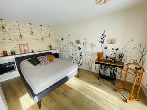 La petite maison d a cote