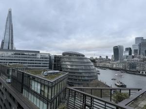 Luxury Large Direct Views of Tower Bridge and City 3 Beds 3 Baths 1200sqft