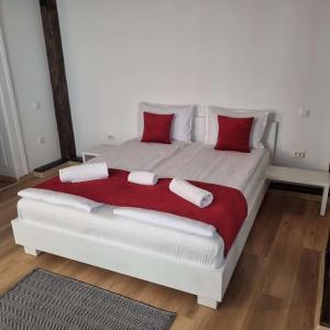 Studio Piata Mare Mardomi