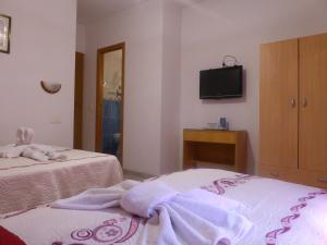 Triple Room room in Hostal Huespedes Toledo