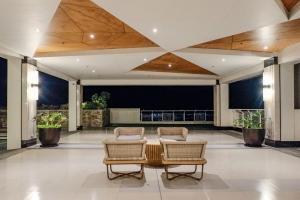 2BR Condo with Balcony and Pool Near Robinsons Las Pinas