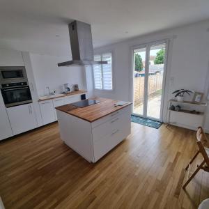 Maison cosy avec Balnéo & jardin - 3hvězdičkové hotely ve městě Châlons-en-Champagne