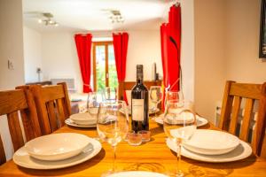 Appartements 3 bed apt,central location, parking, garden, 6 pax : photos des chambres