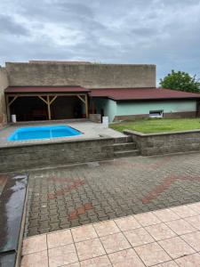 Apartmán s venkovním bazénem Zlonice