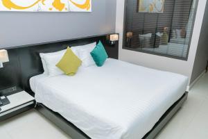 Beachfront and Deluxe Pool Access Patong Phuket