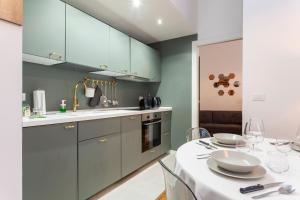 Central 6 min from Duomo Design Apt In Milan