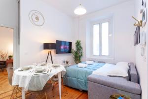 Central 6 min from Duomo Design Apt In Milan