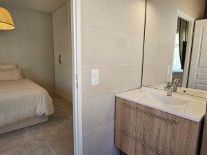 Beautiful family home, 4 bedrooms, 3 bathrooms, quiet, lovely place