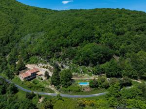 Grand mas catalan en pleine nature avec piscine