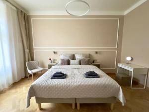 Royal Crown Apartment