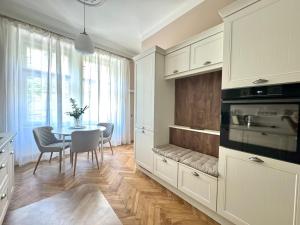 Royal Crown Apartment