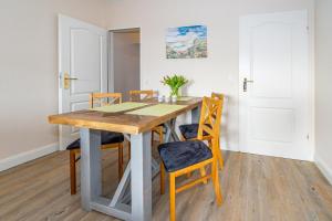 Moderne 2 Zimmerwohnung mit großem Südbalkon in der ersten Etage