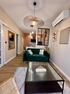 Appartements Maison avec garage au coeur d-Orange : photos des chambres