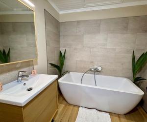 Maison avec garage au cœur dOrange