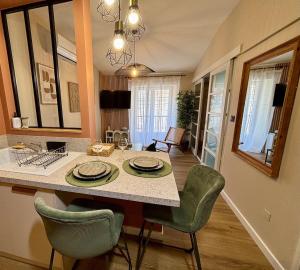 Appartements Maison avec garage au coeur d-Orange : photos des chambres