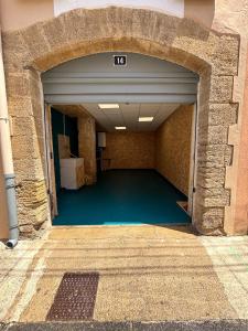 Appartements Maison avec garage au coeur d-Orange : photos des chambres