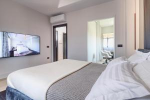 AZULIS 7 Pisano - 2BR Apt, 2 Terraces, Lift & Parking, Aldo Moro Olbia