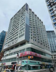 Gwangan antique summer accommodations the ocean - Busan的四星级酒店