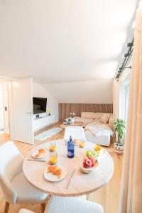 Ferienwohnung mit sonnigen Balkon und Berg Blick im Allgäu